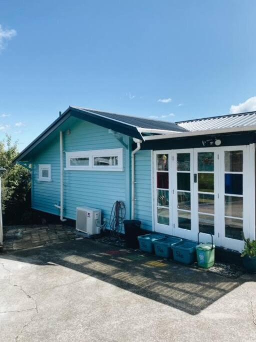 The Salty Bach Villa Raglan Exterior photo